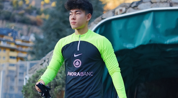 开云登录入口-报废了？何小珂才22岁踢不上中乙，球迷：可退役当青训教练|青岛市|中超|青岛西海岸|球队|中甲_新浪体育_新浪新闻